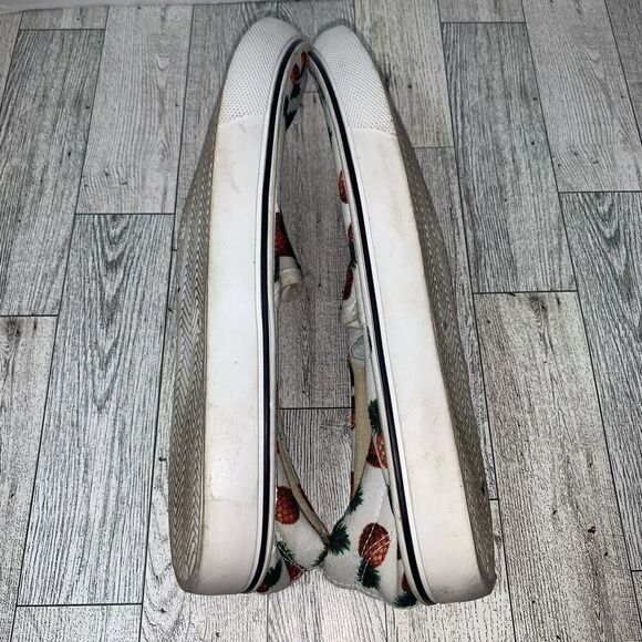 Sole Mates Womens Size 11 Slip On Canvas Shoes Loafers White Pineapple Print - Picture 5 of 8